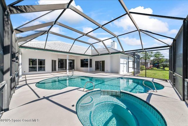 450 Newport Drive, Indialantic, FL 32903