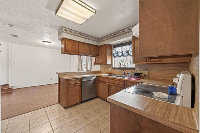 11535 Willis Waukegan Road, Conroe, TX 77303