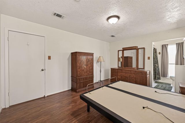 11535 Willis Waukegan Road, Conroe, TX 77303