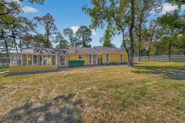 11535 Willis Waukegan Road, Conroe, TX 77303