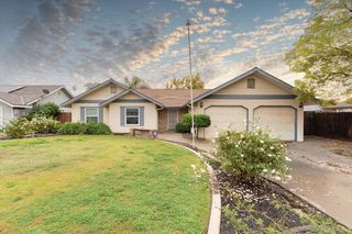 465 W Fargo Avenue, Hanford, CA 93230