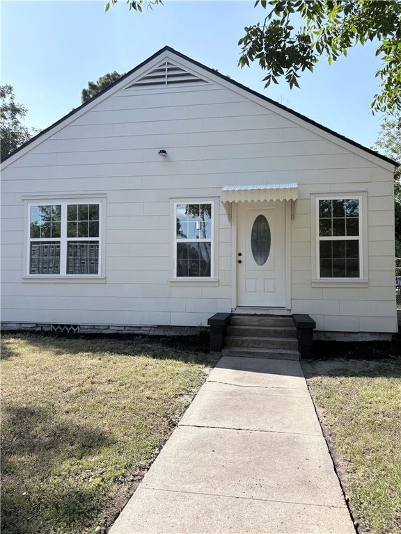 723 East Blackshear Street, Navasota, TX 77868 — photo 2