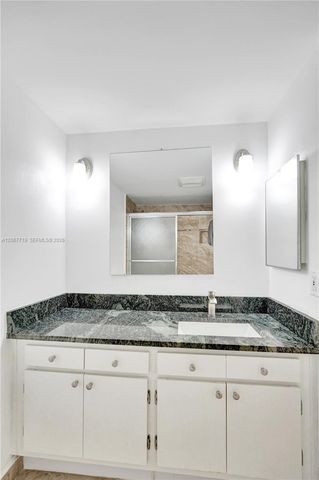 605 Oaks Drive 504, Pompano Beach, FL 33069
