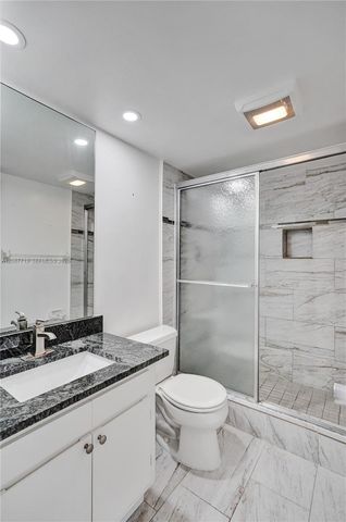 605 Oaks Drive 504, Pompano Beach, FL 33069