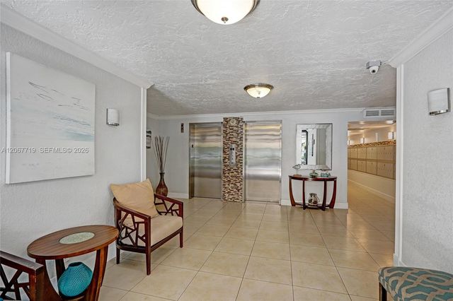 605 Oaks Drive 504, Pompano Beach, FL 33069