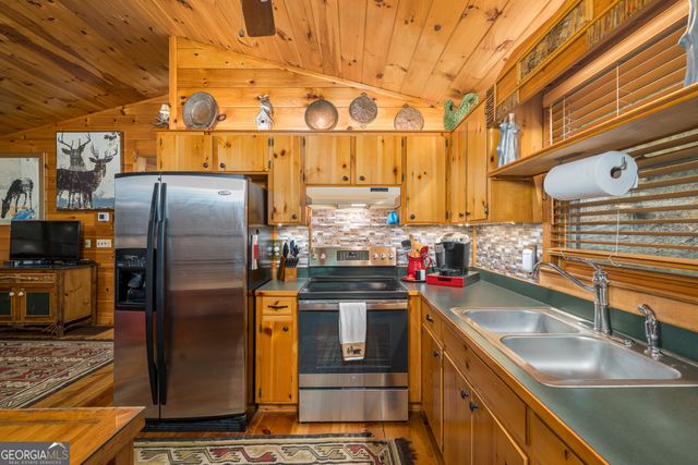 122 River Bend Trail, Ellijay, GA 30540