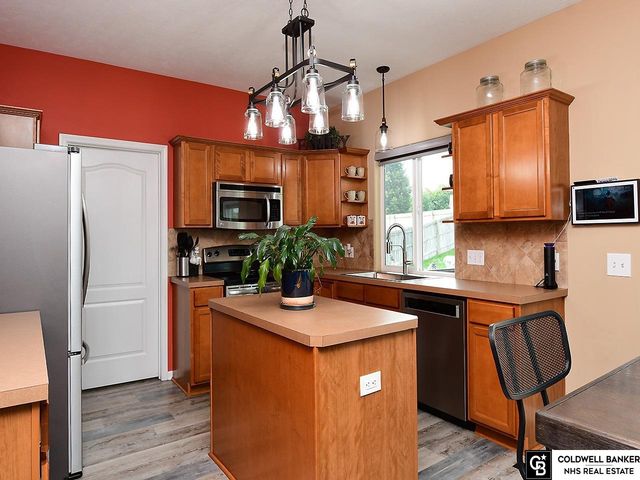 9707 Florence Street, La Vista, NE 68128