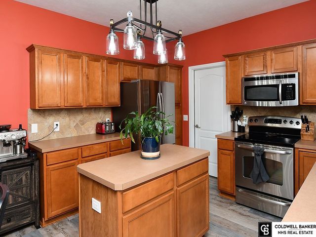 9707 Florence Street, La Vista, NE 68128