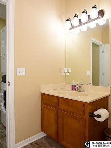 9707 Florence Street, La Vista, NE 68128