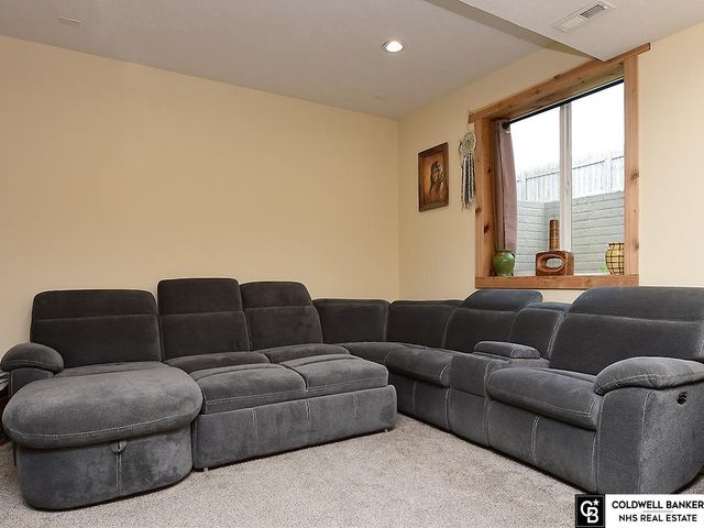 9707 Florence Street, La Vista, NE 68128