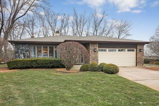 1204 Sleepy Hollow Lane, Darien, IL 60561