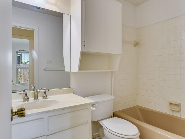 8121 Ceberry DR A, Austin, TX 78759