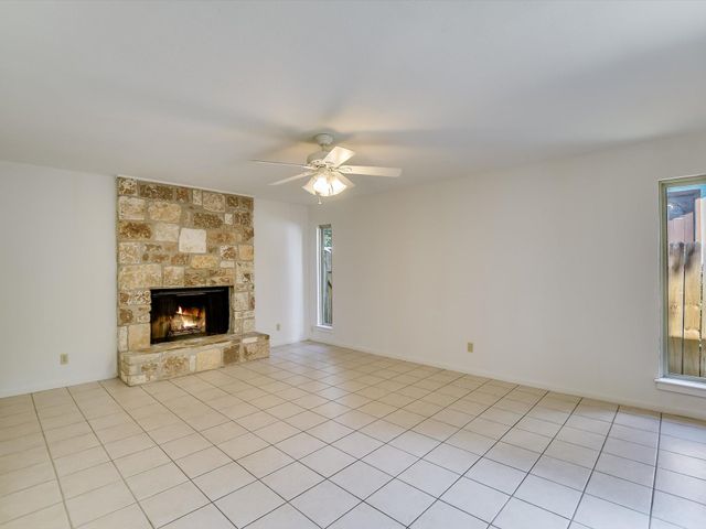 8121 Ceberry DR A, Austin, TX 78759
