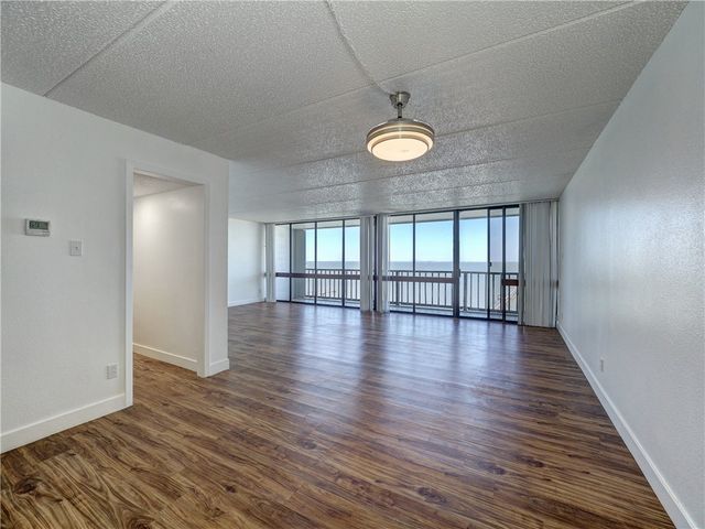4334 Ocean Dr 504, Corpus Christi, TX 78412