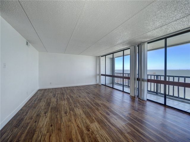 4334 Ocean Dr 504, Corpus Christi, TX 78412