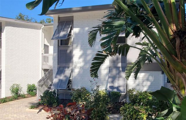 6063 E PEPPERTREE WAY 111, Sarasota, FL 34242