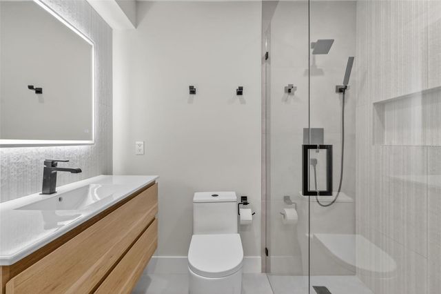 6063 E PEPPERTREE WAY 111, Sarasota, FL 34242