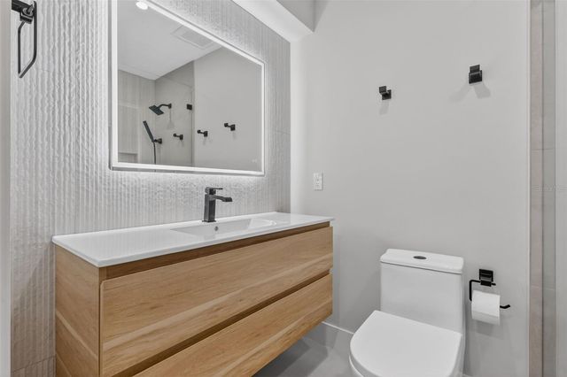 6063 E PEPPERTREE WAY 111, Sarasota, FL 34242