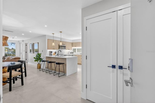 6063 E PEPPERTREE WAY 111, Sarasota, FL 34242