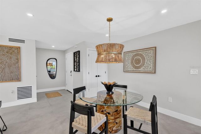 6063 E PEPPERTREE WAY 111, Sarasota, FL 34242