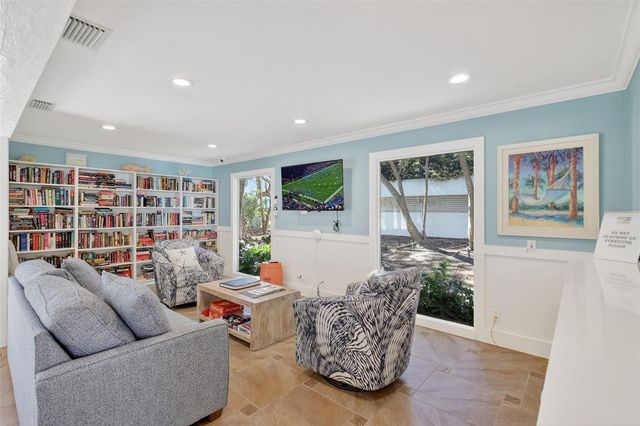 6063 E PEPPERTREE WAY 111, Sarasota, FL 34242