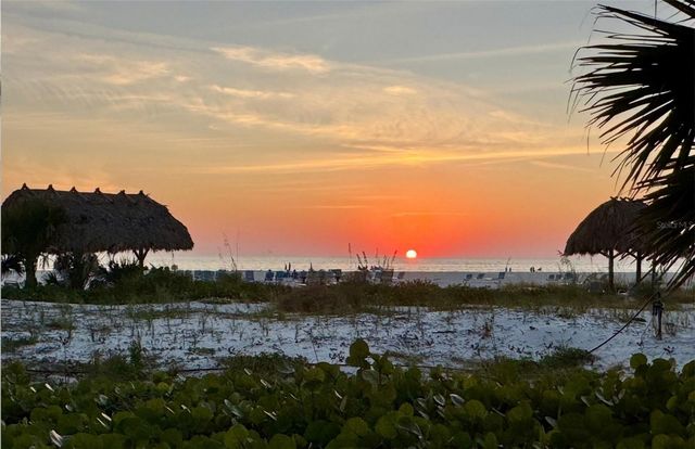 6063 E PEPPERTREE WAY 111, Sarasota, FL 34242