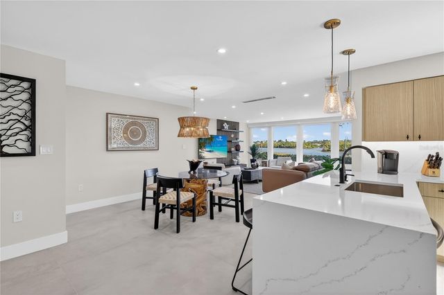 6063 E PEPPERTREE WAY 111, Sarasota, FL 34242