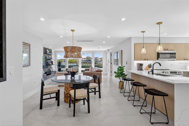 6063 E PEPPERTREE WAY 111, Sarasota, FL 34242