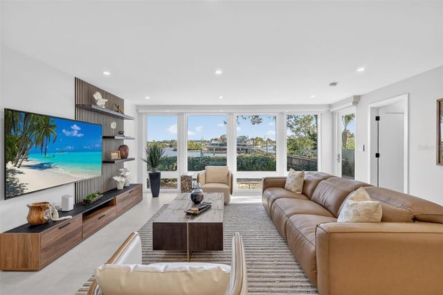 6063 E PEPPERTREE WAY 111, Sarasota, FL 34242