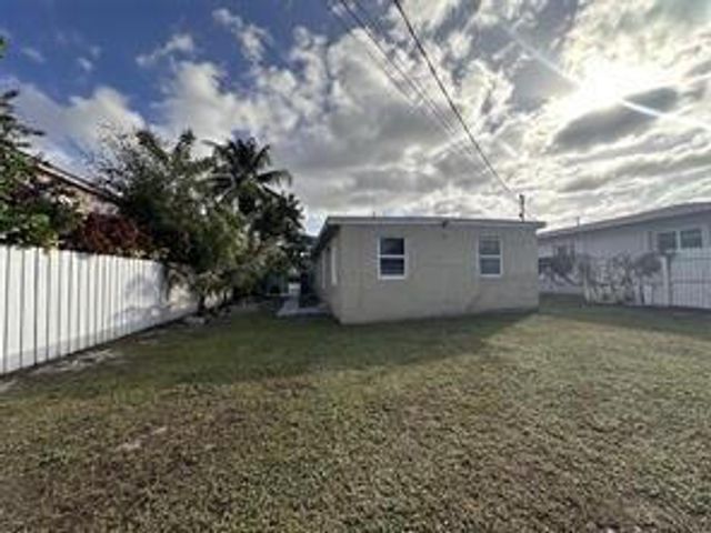 728 SW 6th Street 2, Dania Beach, FL 33004
