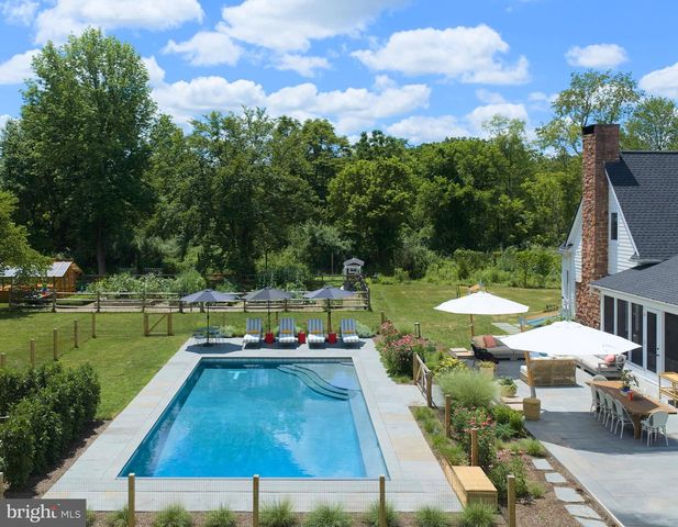 6214 SAW MILL RD, New Hope, PA 18938