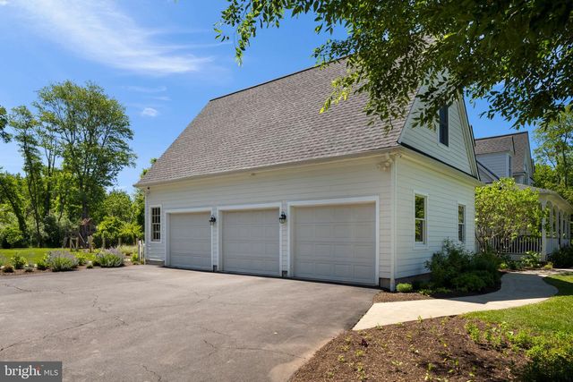 6214 SAW MILL RD, New Hope, PA 18938