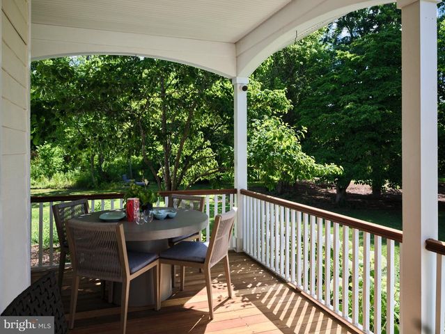 6214 SAW MILL RD, New Hope, PA 18938
