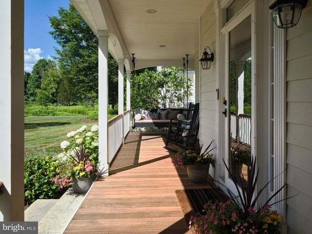 6214 SAW MILL RD, New Hope, PA 18938