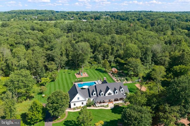 6214 SAW MILL RD, New Hope, PA 18938