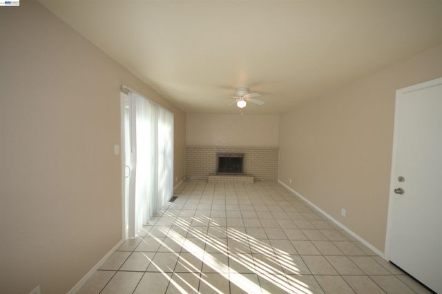 3799 CRESTVIEW DR, Pittsburg, CA 94565