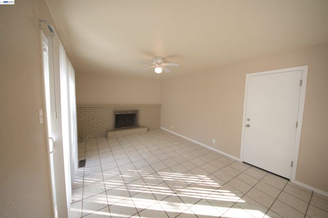 3799 CRESTVIEW DR, Pittsburg, CA 94565