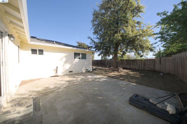 3799 CRESTVIEW DR, Pittsburg, CA 94565