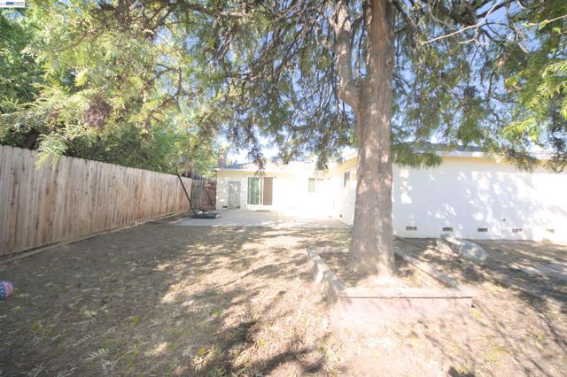 3799 CRESTVIEW DR, Pittsburg, CA 94565