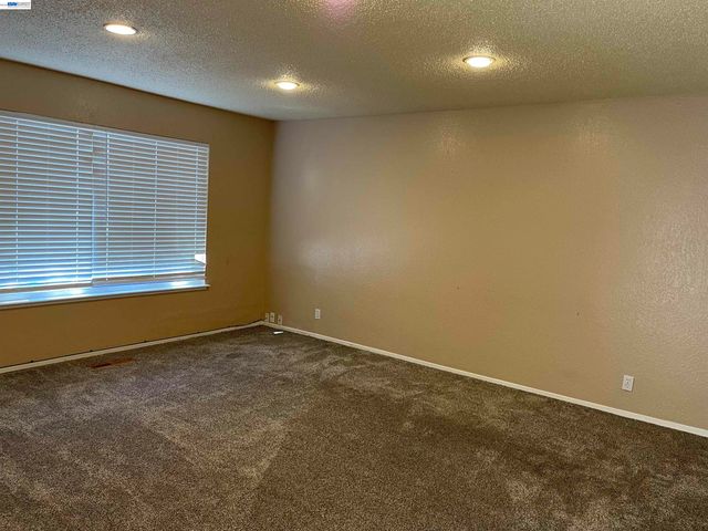 3799 CRESTVIEW DR, Pittsburg, CA 94565