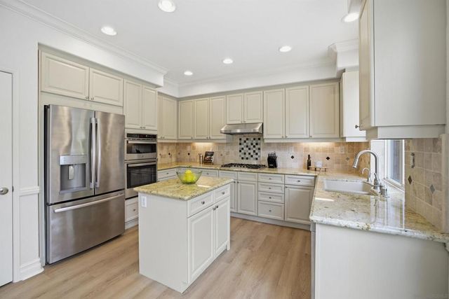 11031 Cedarcrest Way, San Diego, CA 92121