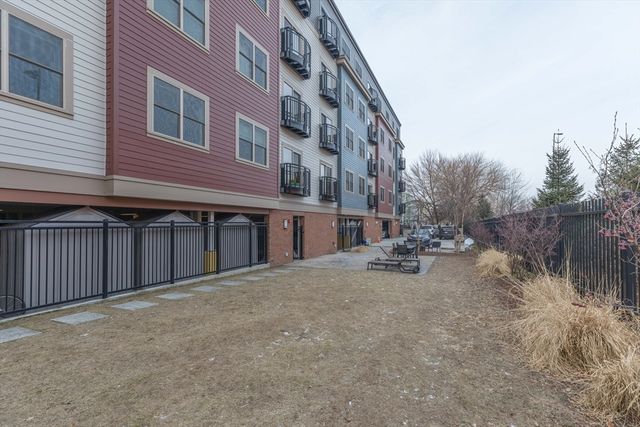 320 Maverick St 505, Boston, MA 02128