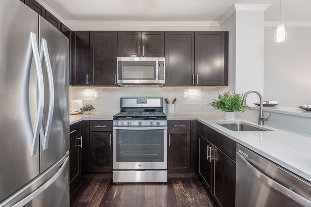 320 Maverick St 505, Boston, MA 02128