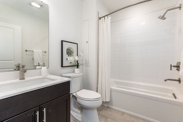 320 Maverick St 505, Boston, MA 02128