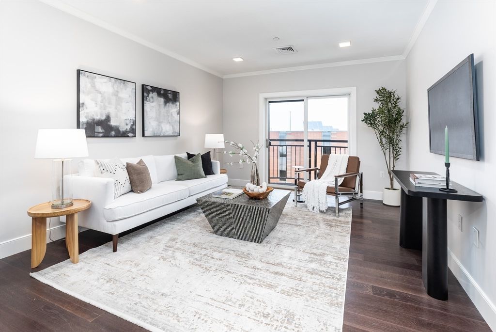 320 Maverick St 505, Boston, MA 02128