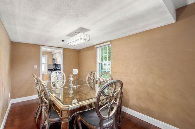 4 Jennifer Ln 4, Stoughton, MA 02072