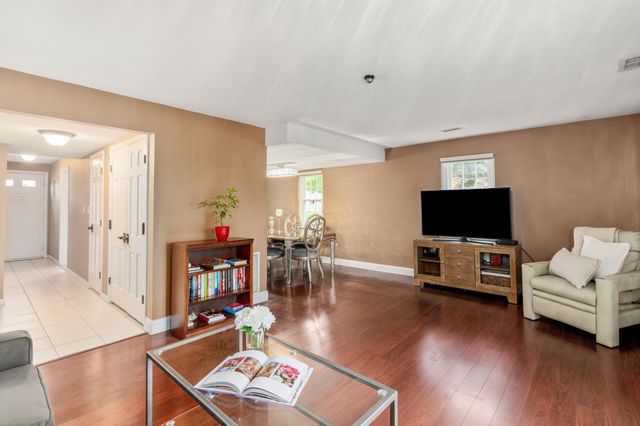 4 Jennifer Ln 4, Stoughton, MA 02072