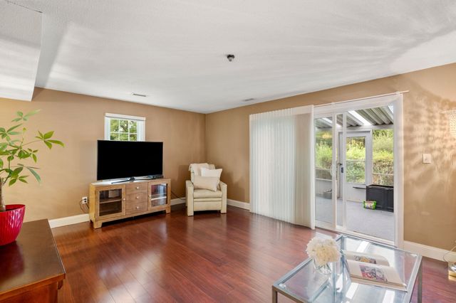 4 Jennifer Ln 4, Stoughton, MA 02072