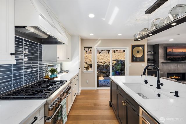 12037 89th Place NE, Kirkland, WA 98034