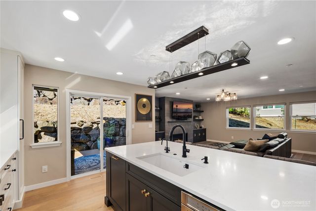 12037 89th Place NE, Kirkland, WA 98034